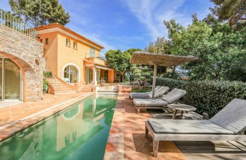 Le Lavandou Villa | VILLA LES PINS