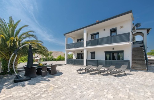 Mali Maj Apartment | Villa LiLi Apt 2 450m from the beach