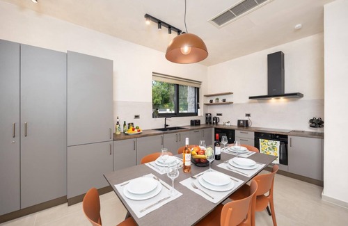 Kateleios Villa | Villa Lilia - Two Bedroom Villa, Sleeps 4