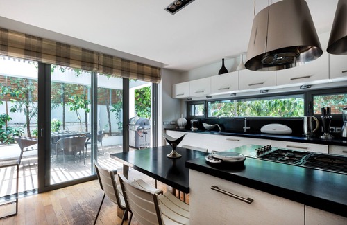 Varkiza Villa | Villa Lillium with pool & garden by JJ Hospitality-