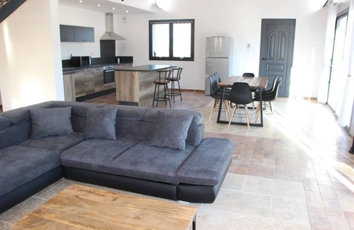 Roquevaire House | Villa located in the heart of Provence with private pool on 3 hectares.