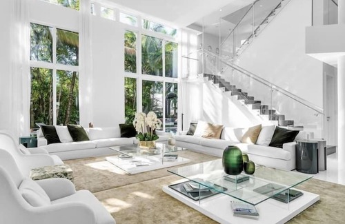 Golden Beach Villa | Villa Loggia