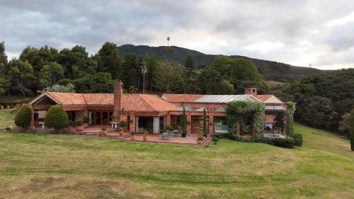 La Calera Villa | Villa Los Lagos