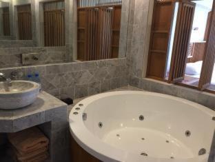 Phu Vang Resort | Villa Louise Hue Beach Boutique Hotel