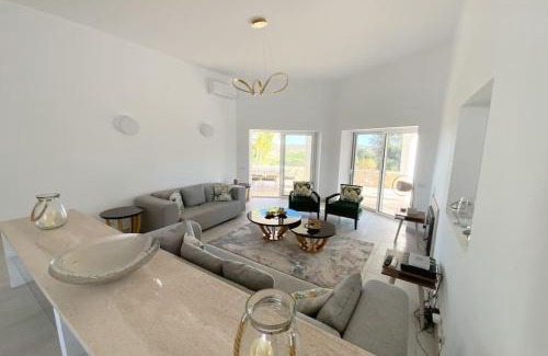 Monte Raposo Villa | Villa Luisa with private pool and amazing views