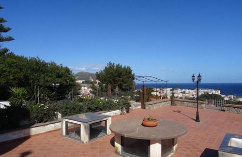 Lipari Historic Centre Apartment | Villa Luna - Appartamenti con panorama