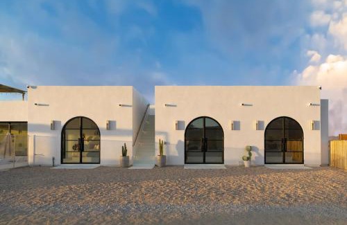 Joshua Tree House | Villa Luna Ibiza villa w pool rooftop deck