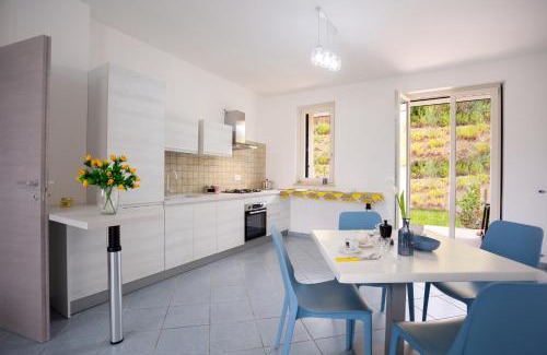 Marina di Ascea Villa | Villa Luna -Parking-Garden -View - WiFi- Beach