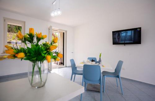 Marina di Ascea Villa | Villa Luna -Parking-Garden -View - WiFi- Beach