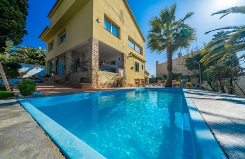 Condado del Jaruco House | VIlla Lux Gallery, Ideal for Families or Groups with Pool & Aircon