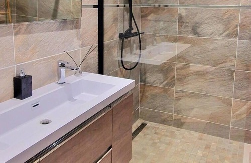 Centre Ville Other | Villa Luxe & Spa Un Bijou de Confort Près de Saint-pierre, Parfait Pour 6 Pers