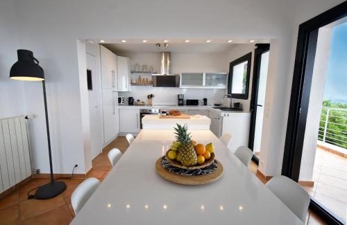 Cavalaire-sur-Mer House | Villa luxueuse moderne avec piscine & récemment rénovée, vue mer exceptionnelle!