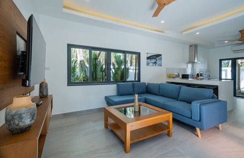 Ban Saiyuan Villa | Villa Lysa - Charming 3 bedroom villa with WiFi & fitness in lovely Tambon Rawai