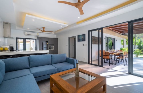 Ban Saiyuan Villa | Villa Lysa - Charming 3 bedroom villa with WiFi & fitness in lovely Tambon Rawai