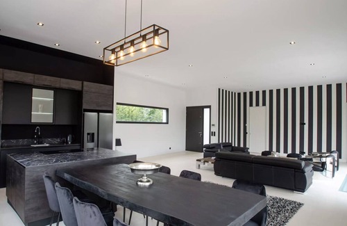 Valbonne Villa | Villa Maé à Mougins : Magnifique Villa Avec Salle de Massage et Hammam