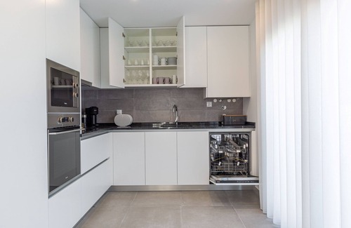 Alfeizerao Villa | Villa Mar - modern villa for 8 with swimming pool and close to the beach