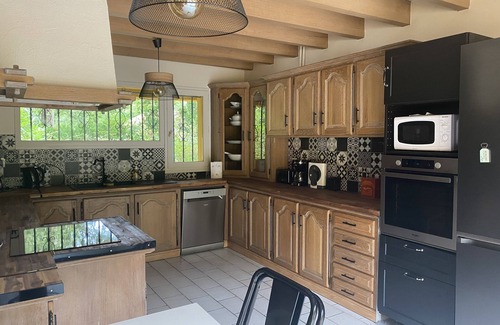 Soustons House | Villa Maïalen Large family home with swimming pool & leisure facilities, between ocean and lake