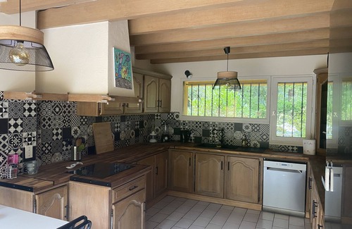 Soustons House | Villa Maïalen Large family home with swimming pool & leisure facilities, between ocean and lake