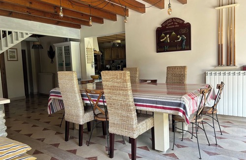 Soustons House | Villa Maïalen Large family home with swimming pool & leisure facilities, between ocean and lake