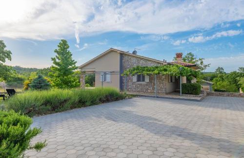 Marceljani House | Villa Maja, an ideal Summer hideaway for Families and Friends