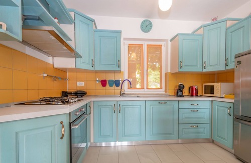Marceljani Villa | Villa Maja, short drive from the beach, pets welcome!