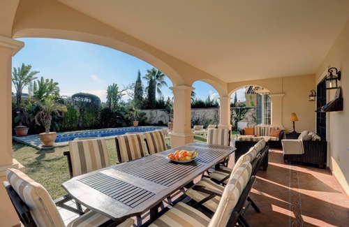Casares Villa | Villa Majestic with Mountain View, Pool and Wi-Fi