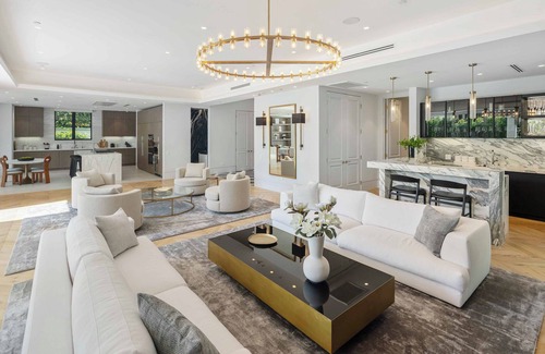 The Flats Villa | Villa Mandarin by LuxJB 🏆 Gated Beverly Hills Mansion Steps from Rodeo Drive