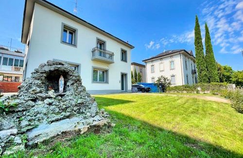 Meda House | Villa Manzoni