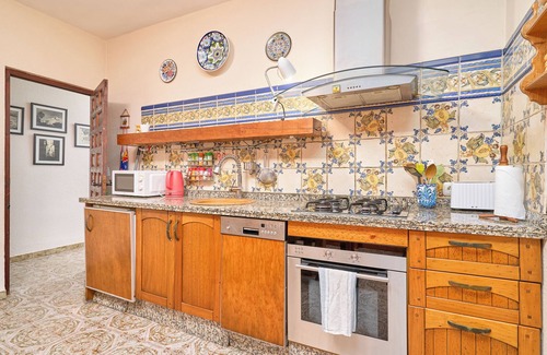 Almunecar Villa | "Villa María" with Sea View, Garden, Balcony & Wi-Fi