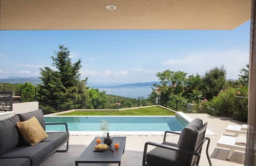 Drenje Villa | Villa Mar Vista - stunnig villa with pool and sea view