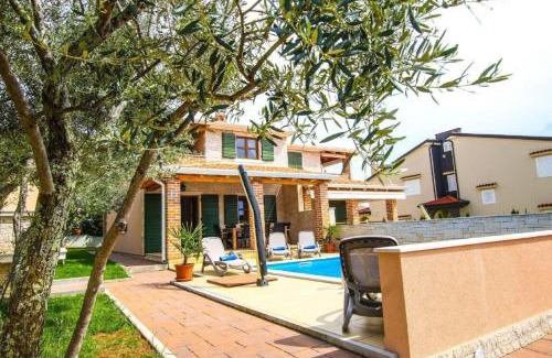 Vabriga House | Villa Mare mit Pool, Garten, klimatisiert, bis 6 Personen, bei Lanterna Resort