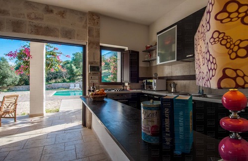 L'Assunta Villa | Villa Maremonti: Modern Villa with Private Pool in Monopoli, Pet Friendly