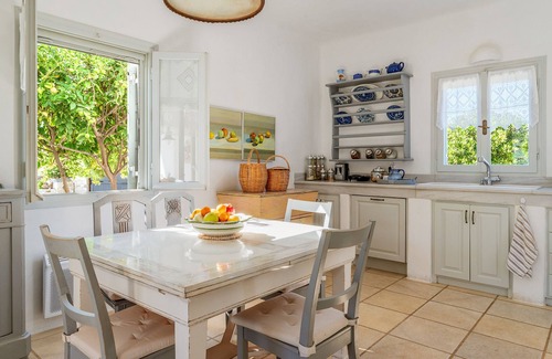 Glisidia Villa | Villa 'Mari Art Cycladic Villas - Aeolos' with Sea View, Wi-Fi and Air Conditioning