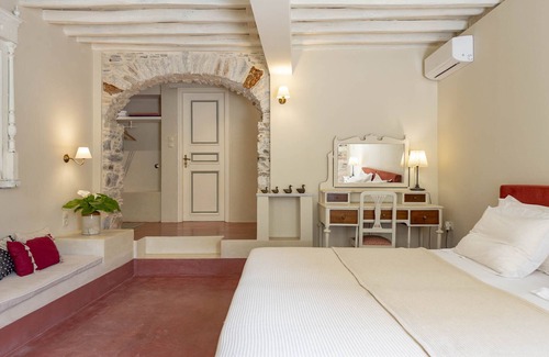 Ermoupoli Hotel | Villa Maria-Syros, Elichrysos