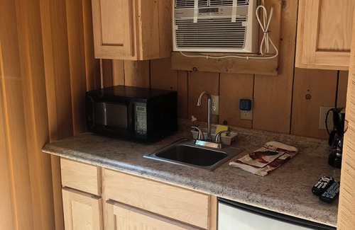 East Durham Cabin | Villa Marie Tiny Cabin in the Mountains. AC. . Pool. Dog Friendly