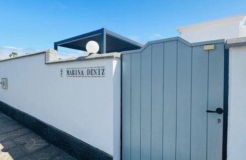 Puerto Calero Villa | Villa Marina Deniz with Private Heated Pool + Pool Table + Air Con*