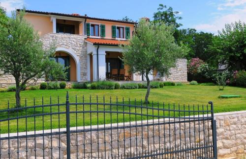 Stanisovi Villa | Villa Marina Vlakovo