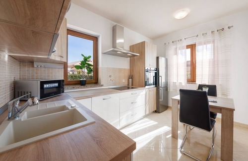 Kastelir-Labinci Villa | Villa Marko Kastelir - seavew, private pool and jacuzzi!