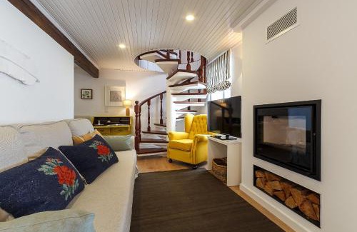 Aveiro House | Villa Mau Maria incl Parking by Home Sweet Home Aveiro