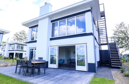 Nijkerk House | Villa Meerzicht 8 by Interhome