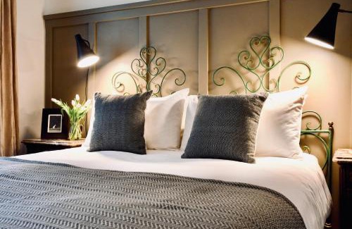 Rocchetta Palafea House | Villa Menaluna - 4-bedroom secluded country house with pool