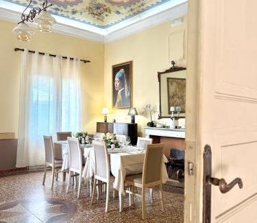 San Donato-San Vitale House | Villa Meraville