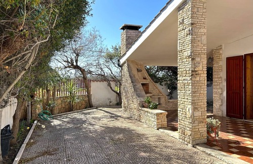 Torre Lapillo House | Villa Mimina with Barbecue and Parking