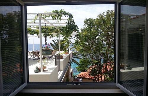 Mlini Apartment | Villa Mirjana - One Bedroom Apartment with Terrace and Side Sea View (Taverna)