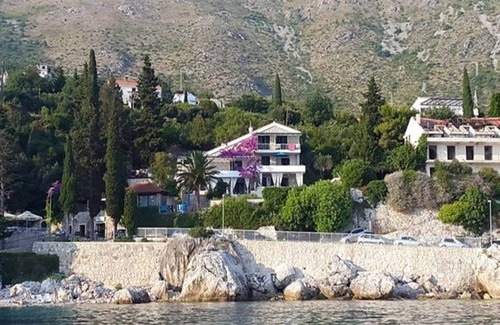 Mlini Apartment | Villa Mirjana - One Bedroom Apartment with Terrace and Side Sea View (Taverna)