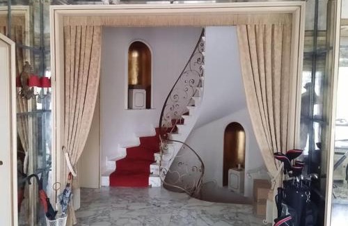 Bad Pyrmont Apartment | Villa mit Auffahrt