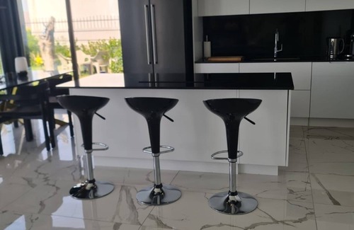 Karabag Villa | Villa mit Meerblick. Luxus, Ruhe, Weitblick, Yachthafen, Olivenbäume