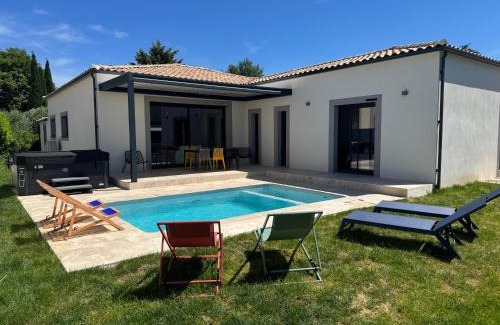 Saint-Quentin-la-Poterie Villa | Villa moderne tout confort-Jacuzzi-Piscine