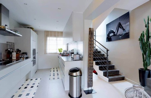 Cote d'Azur- French Riviera Villa | Villa Moderne à 5 minutes de la place des lices