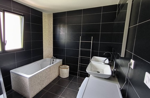 Limoges Villa | Villa Moderne et Romantique Entre Ville et Campagne